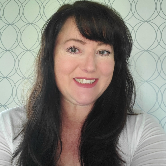 Meet your Posher, Laura - Picture 2 of 2